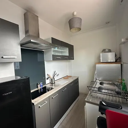 Situe Dans Le Bourg De Saint Martin 44860 아파트 *
